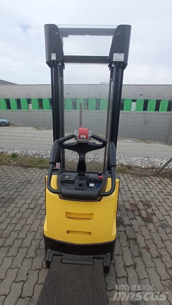 Hyster S1.4S Wózki widłowe unoszące z dyszlem