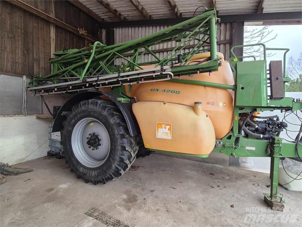 Amazone UX 4200 Opryskiwacze zaczepiane