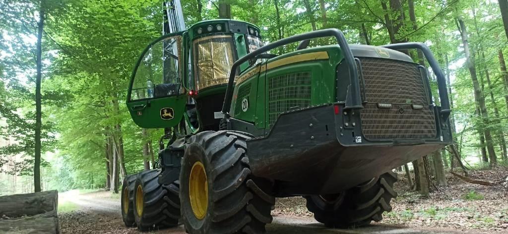 John Deere 1070G Harwestery