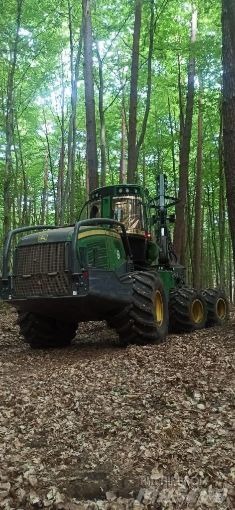 John Deere 1070G Harwestery