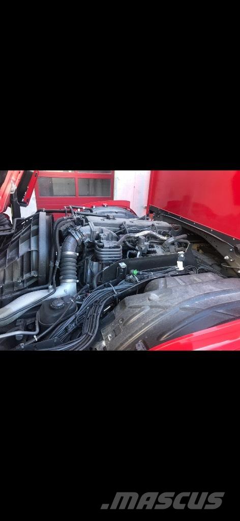 Scania P 280 Samochody ciężarowe ze skrzynią zamkniętą