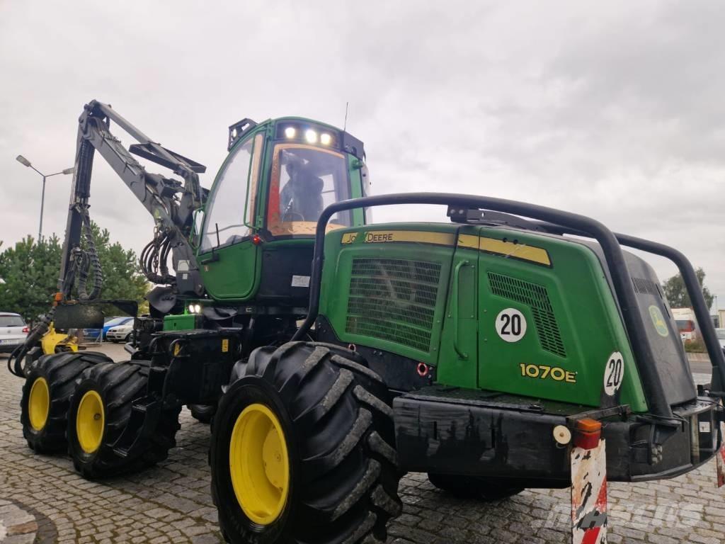 John Deere 1070 E Harwestery