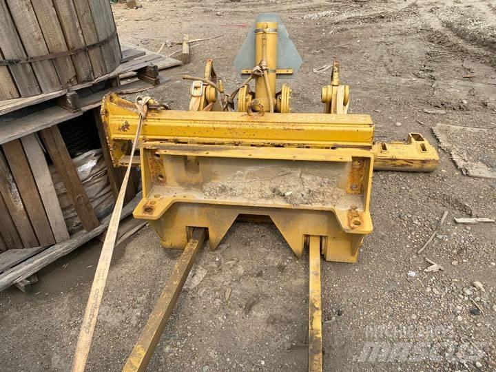 CAT 140 H Ripper Inne akcesoria