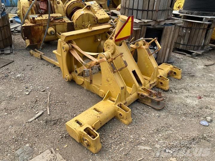 CAT 140 H Ripper Inne akcesoria