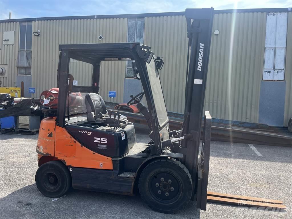 Doosan G25E-5 Wózki LPG