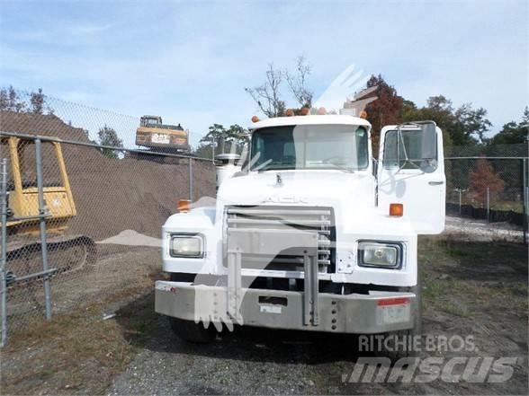 Mack DM600 Maszyny budowlane - Inne