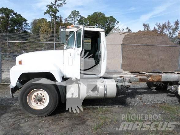 Mack DM600 Maszyny budowlane - Inne