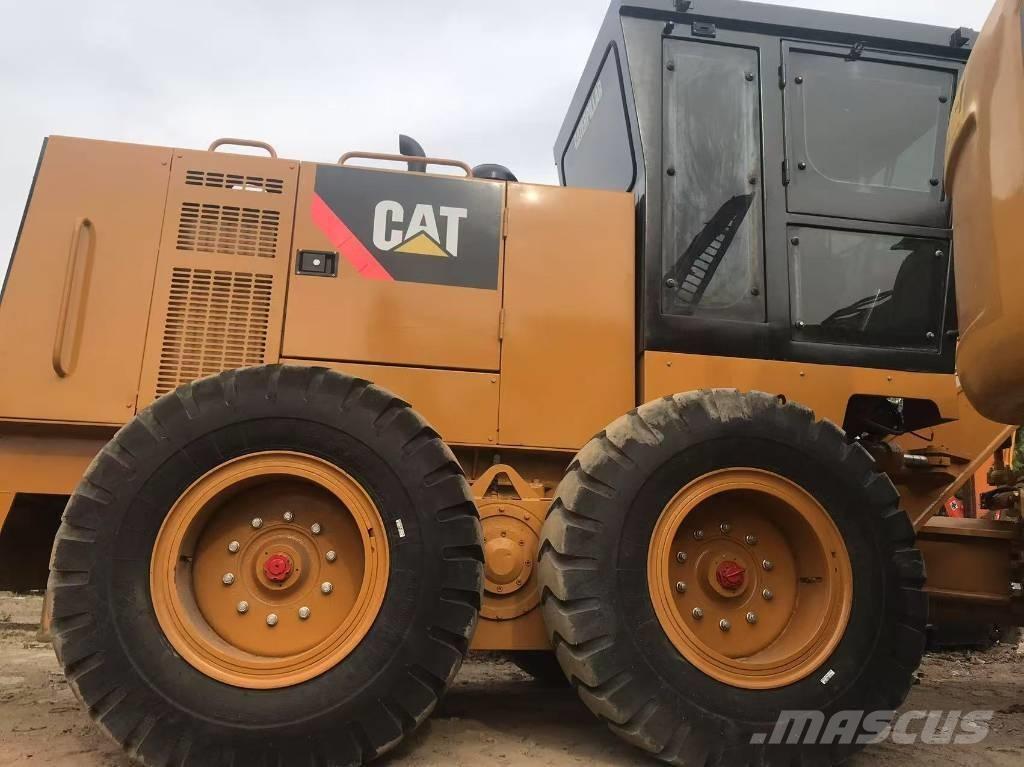 CAT 140k Równiarki