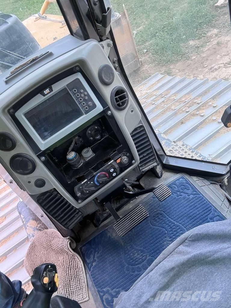 CAT D 6 N LGP Spycharki gąsienicowe