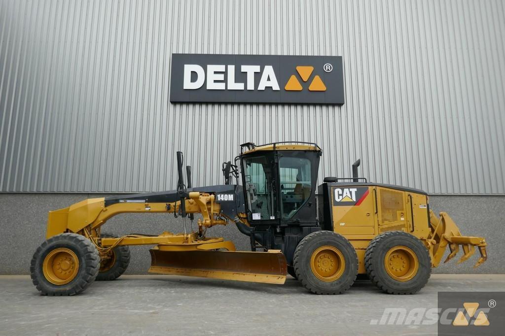CAT 140M Równiarki