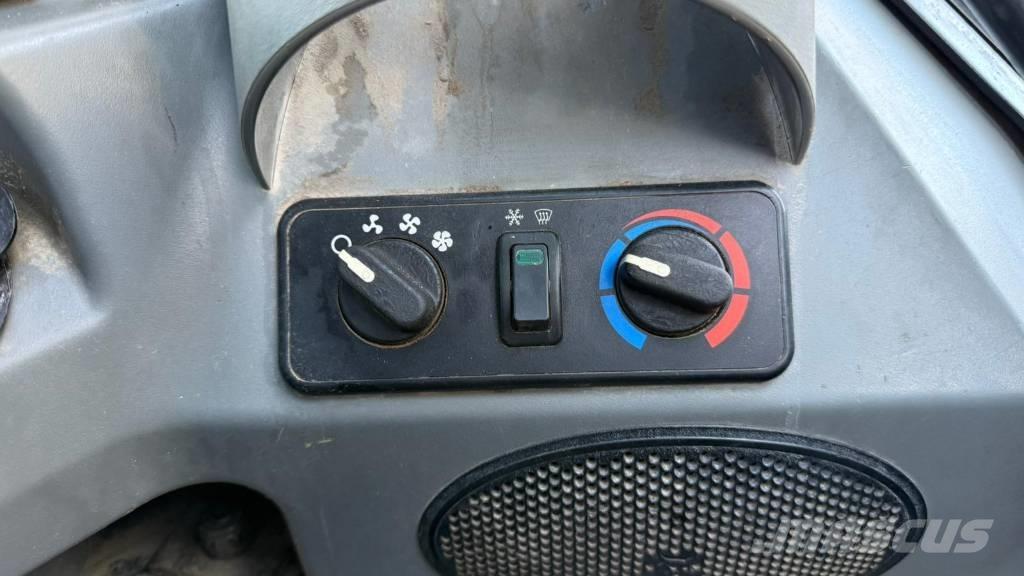 Bobcat T 590 Ładowarki burtowe