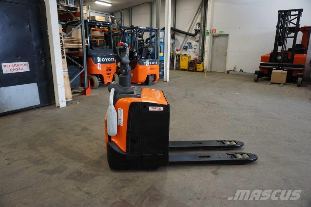 Toyota LPE220 Wózki widłowe unoszące z platformą dla operatora