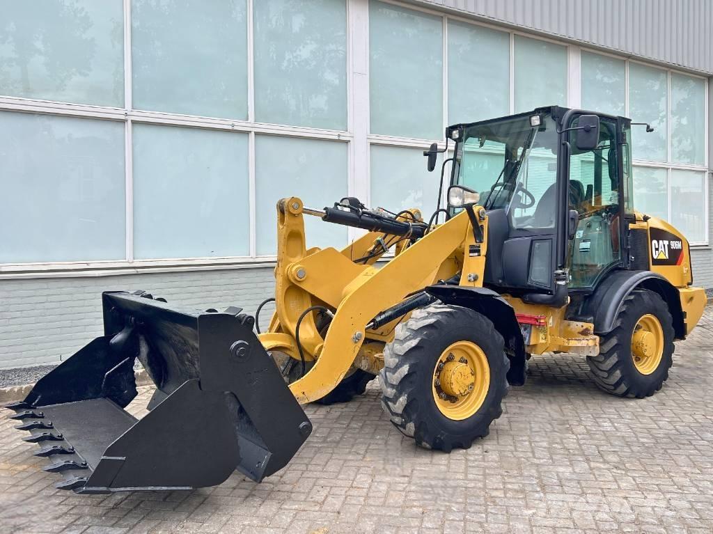 CAT 906 M    2016 Ładowarki kołowe