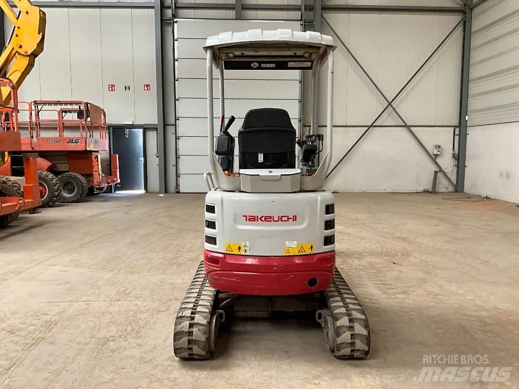 Takeuchi TB 215 R Minikoparki