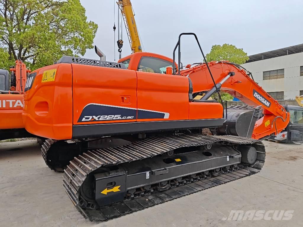 Doosan DX 225 LC Koparki gąsienicowe