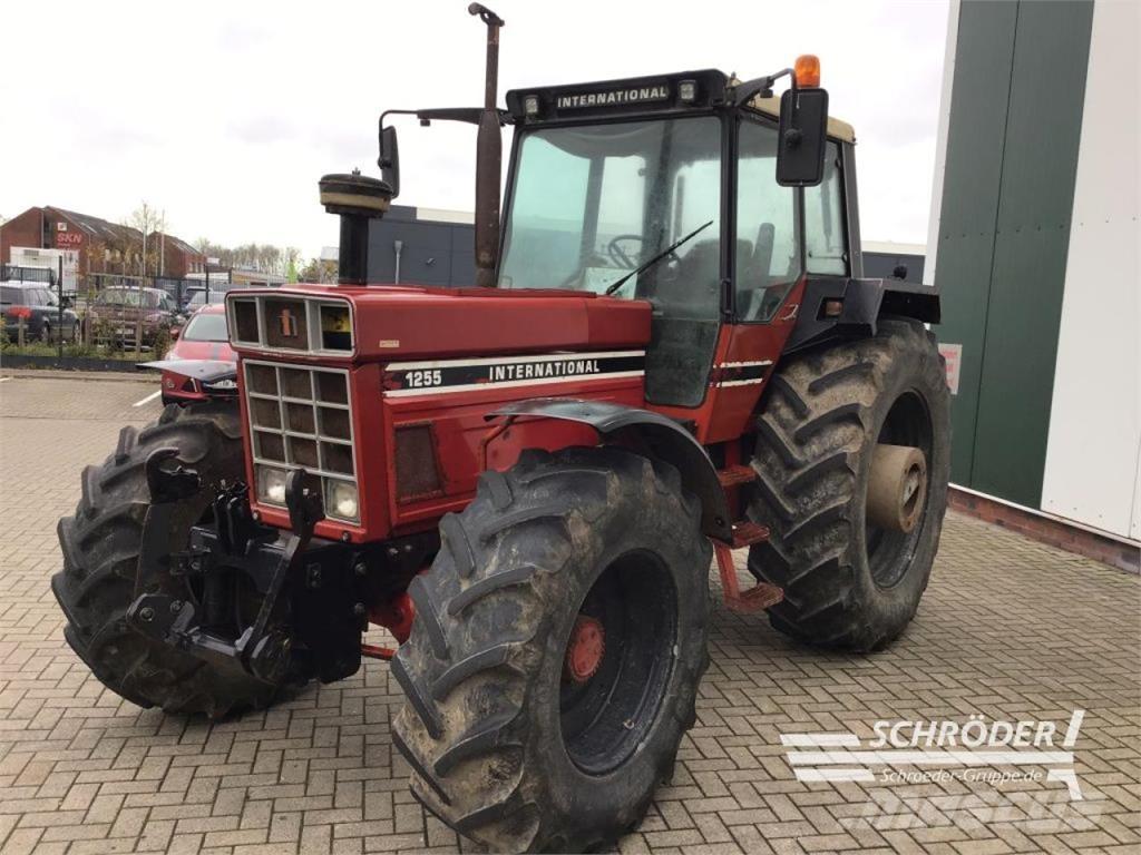 Case IH 1255 Ciągniki rolnicze