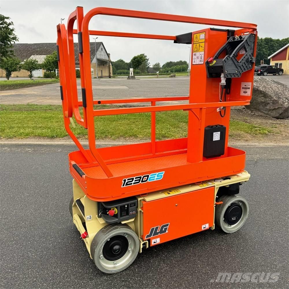 JLG 1230 ES Podnośniki masztowe