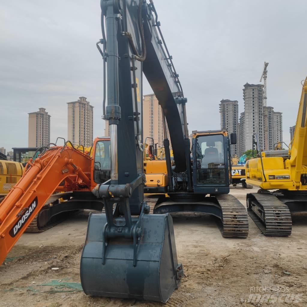 Hyundai R 225LC-9T Koparki gąsienicowe