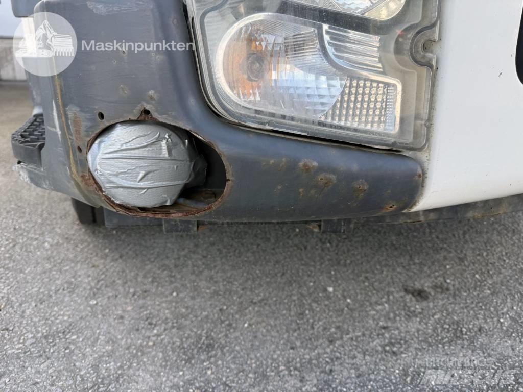 Volvo FL 240 Samochody ciężarowe ze skrzynią zamkniętą