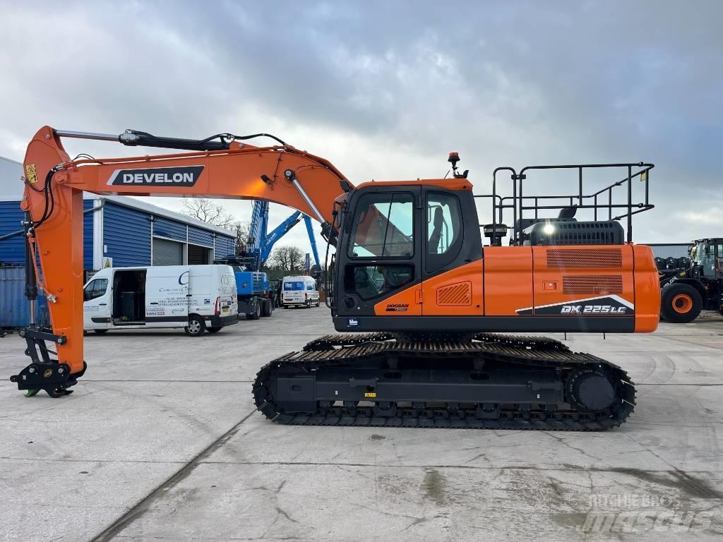 Develon DX 225 LC-7 Koparki gąsienicowe