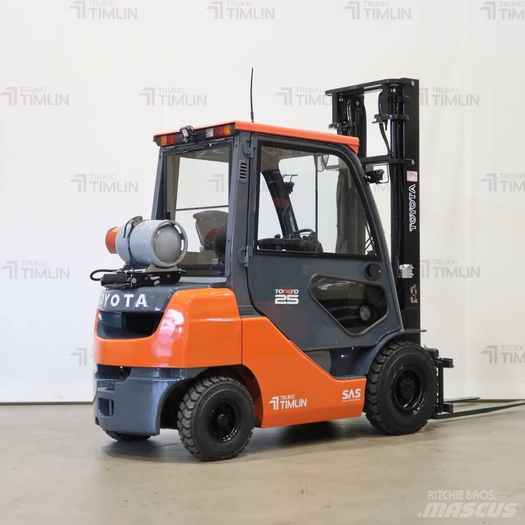 Toyota 02-8FGF25 Wózki LPG