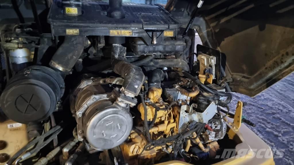 CAT 906M Ładowarki kołowe