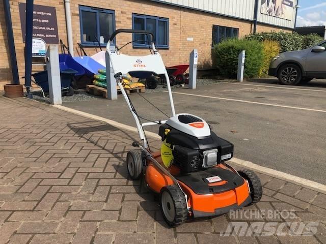 Stihl RM 4 RTP Kosiarki mechaniczne z operatorem za maszyną