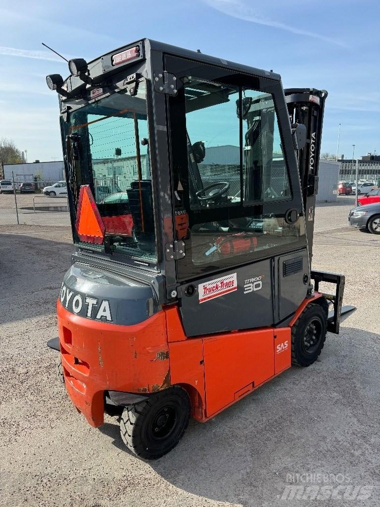 Toyota 8FBMKT30 Wózki elektryczne