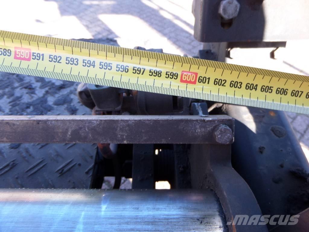 Dynapac F 30 CR Rozściełacze do asfaltu