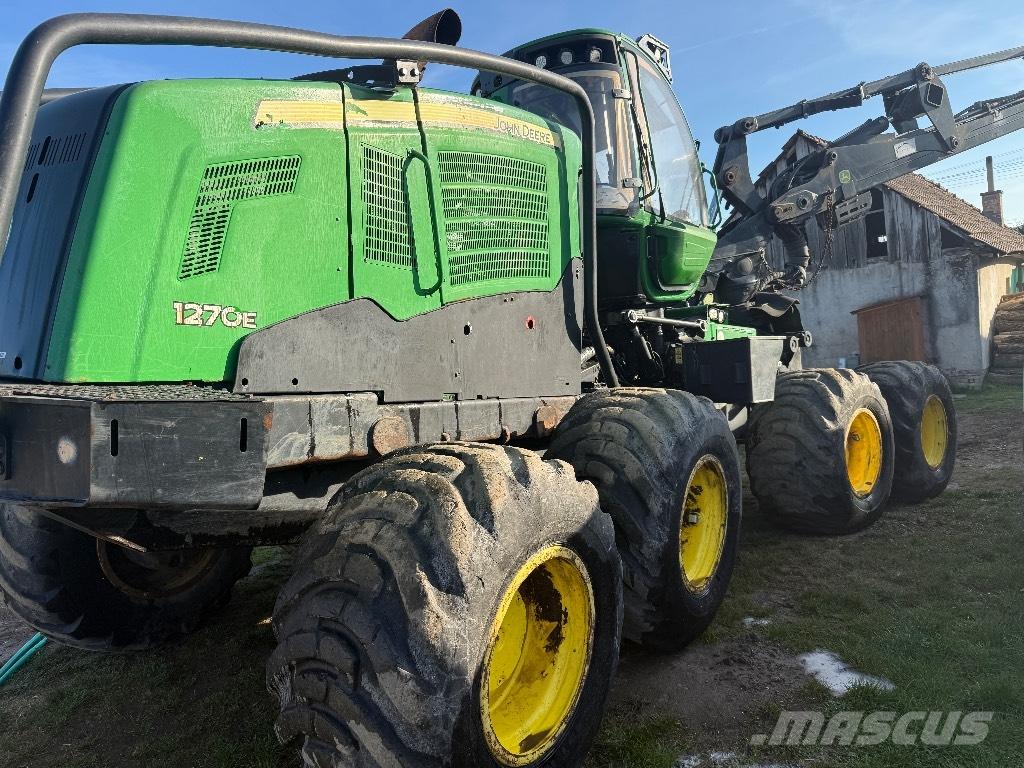 John Deere 1270 E Harwestery