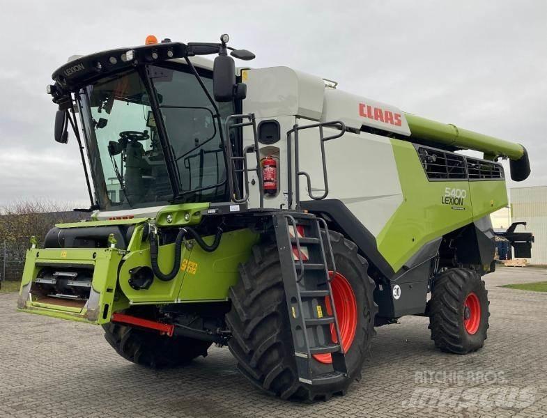 CLAAS LEXION 5400 Kombajny zbożowe