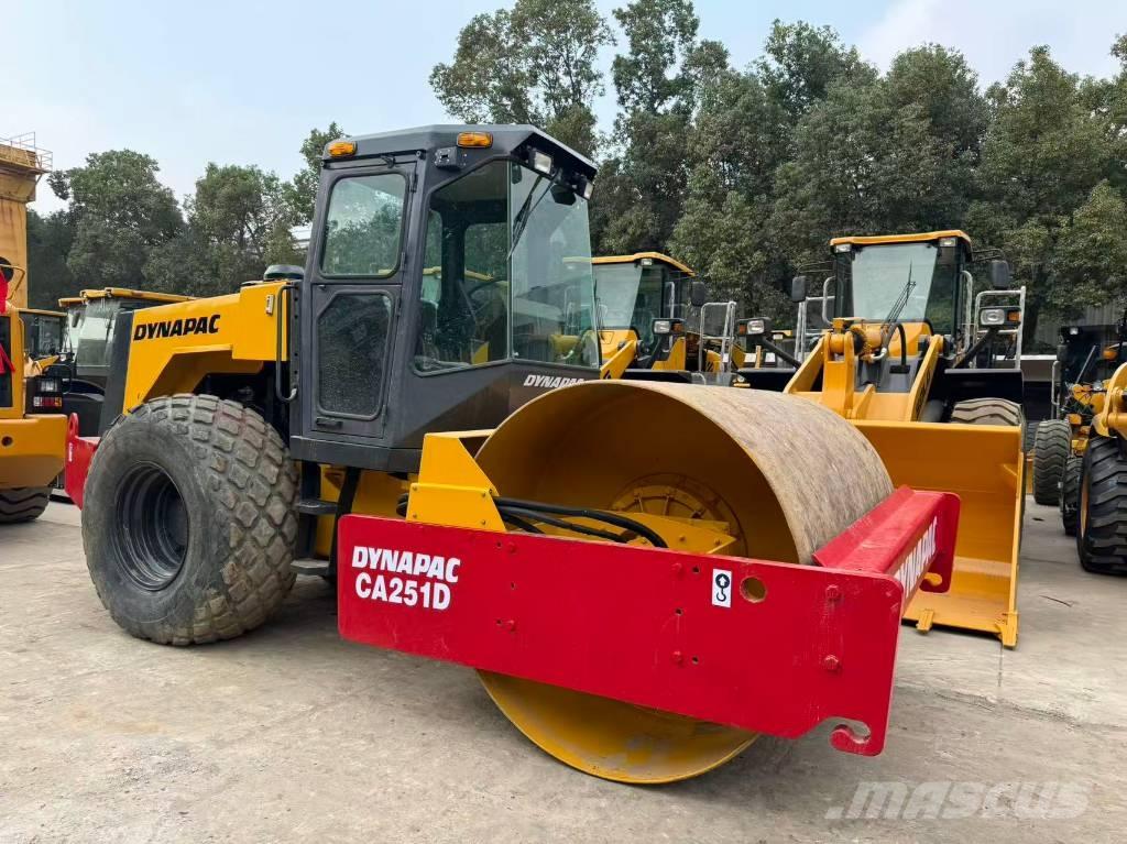 Dynapac CA251 D Walce jednobębnowe