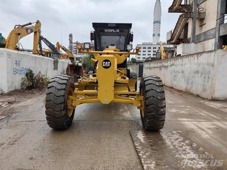 CAT 140K Równiarki
