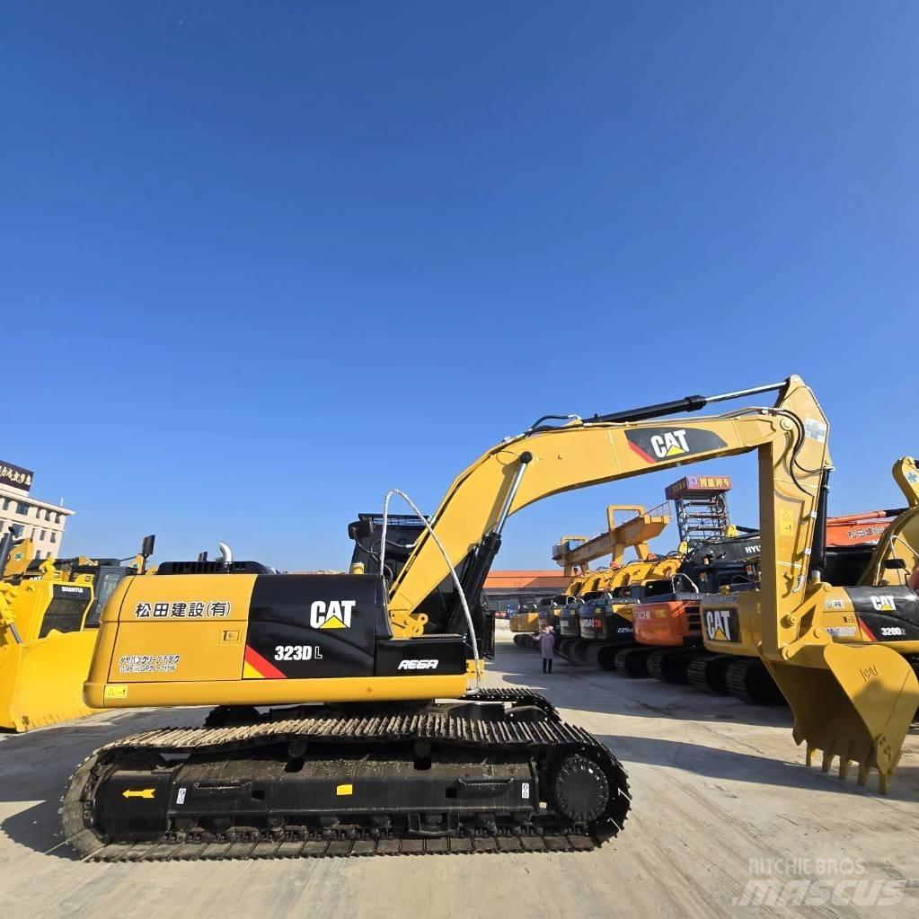 CAT 323 D L Midikoparki  7t - 12t