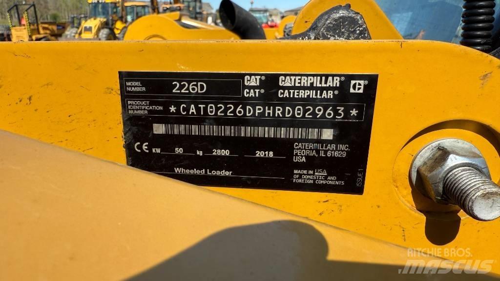 CAT 226 D Ładowarki burtowe