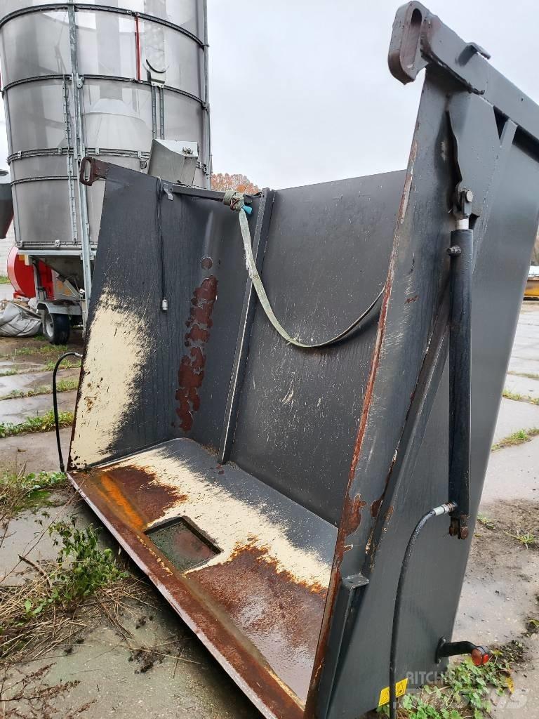 Fliegl ASW271 GIGANT Rozrzutnik obornika