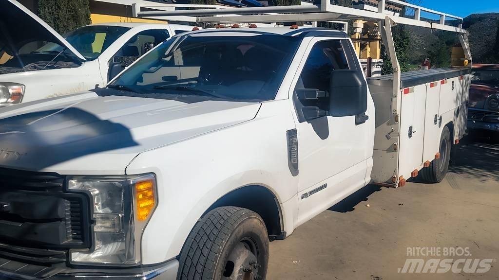 Ford F 350 XL Pick-upy / Pojazdy z otwieranymi burtami