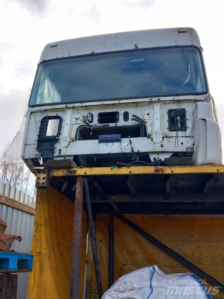 DAF XF105.460 Kabiny i wnętrze