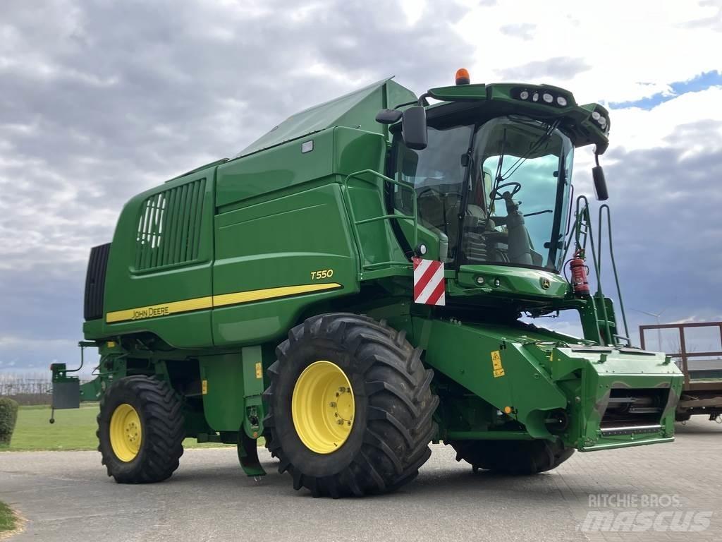 John Deere T550 Kombajny zbożowe