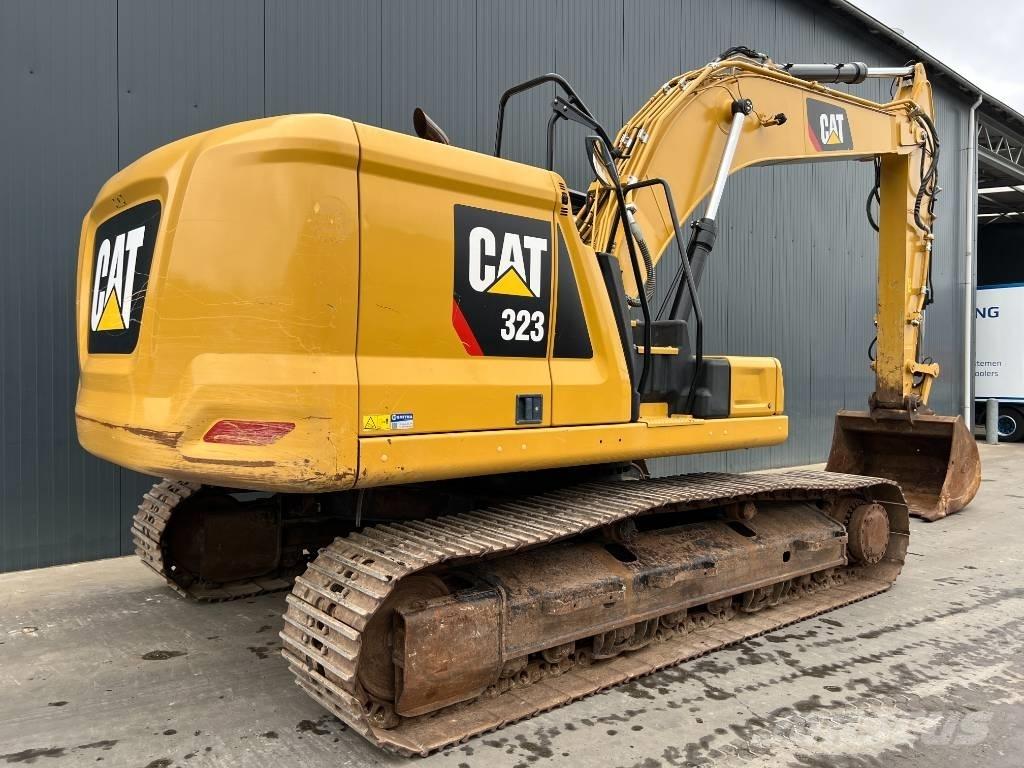 CAT 323 07A Koparki gąsienicowe