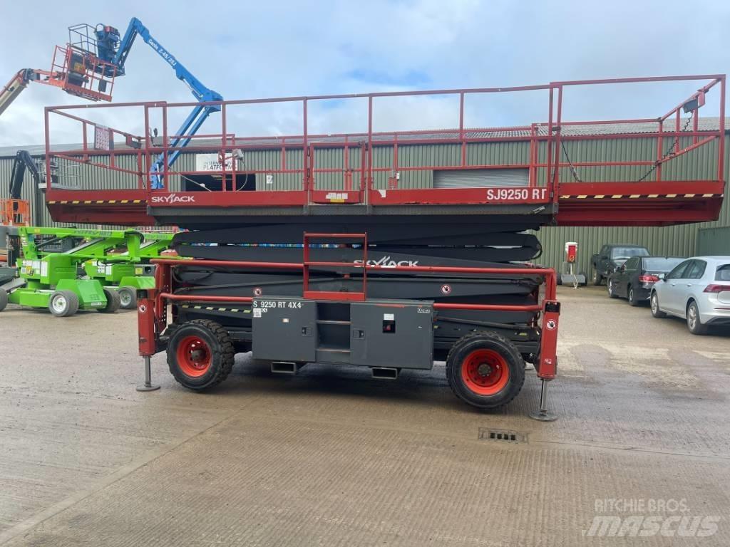 SkyJack SJ 9250 RT Podnośniki nożycowe