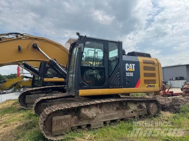 CAT 323 E Koparki gąsienicowe