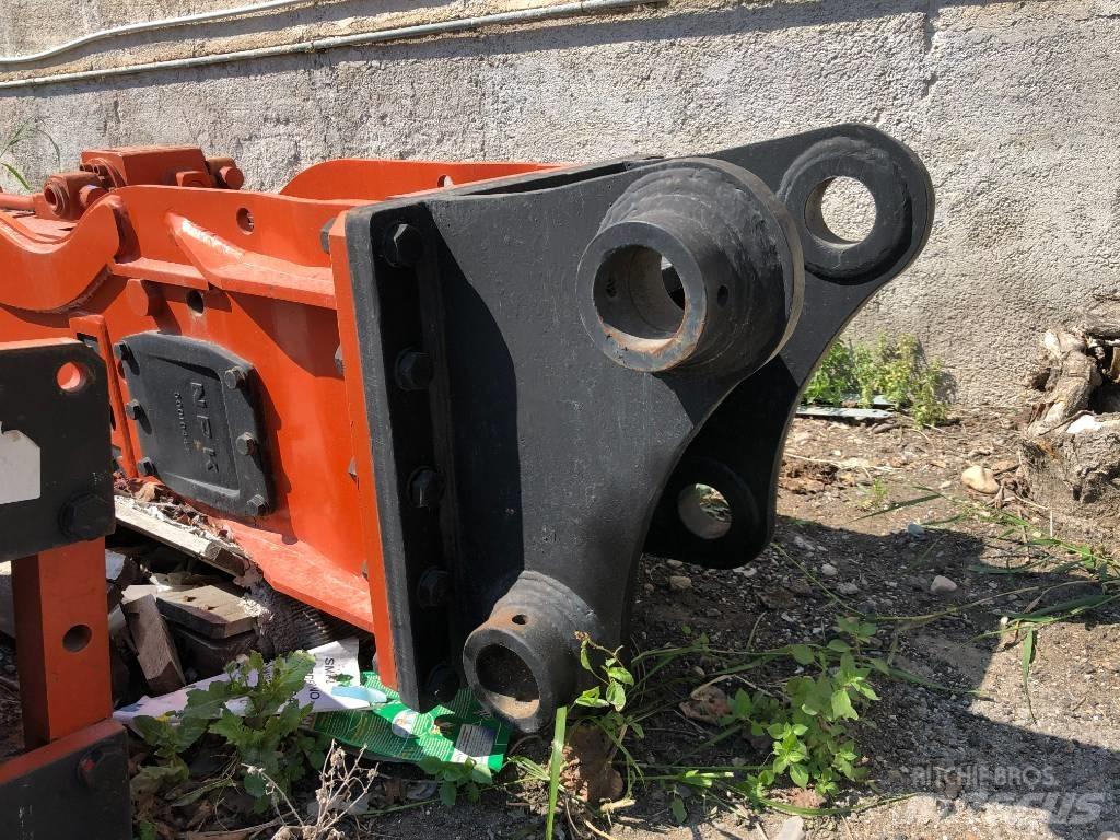 NPK E-210 C Młoty hydrauliczne