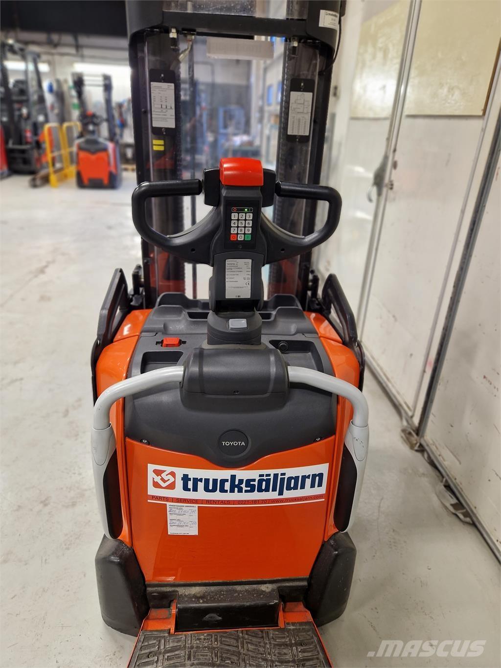 Toyota SPE120L Samojezdne maszyny do załadunku