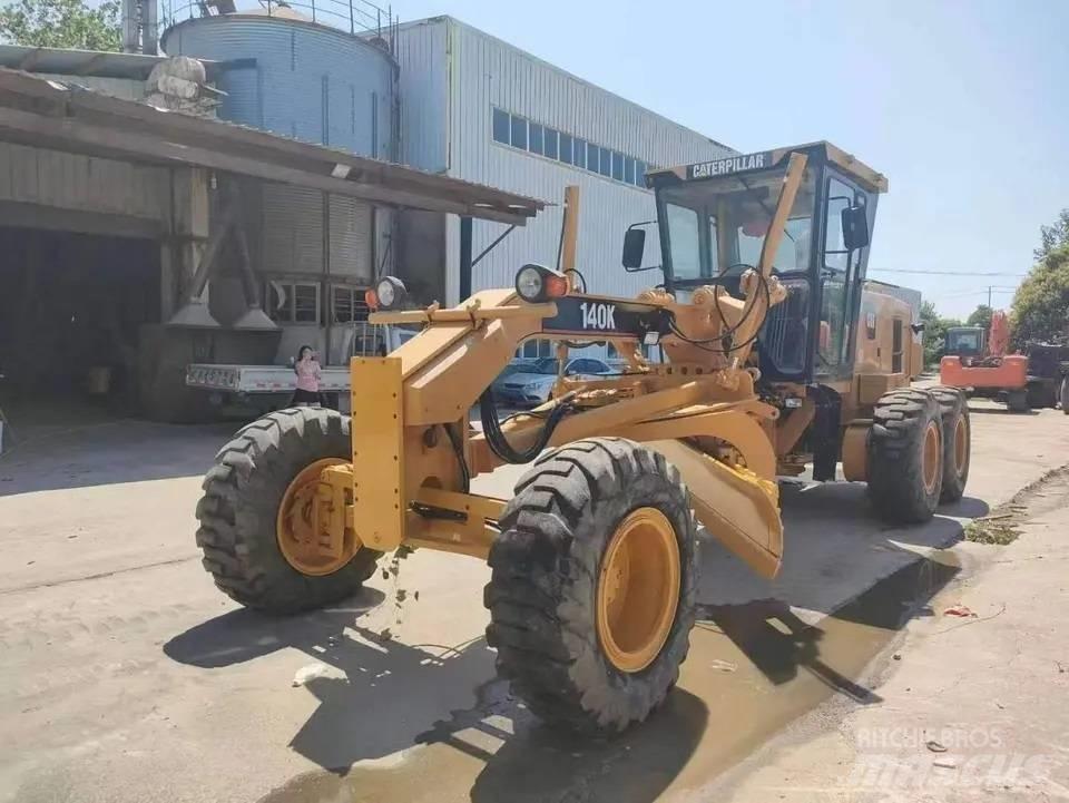 CAT 140K Równiarki