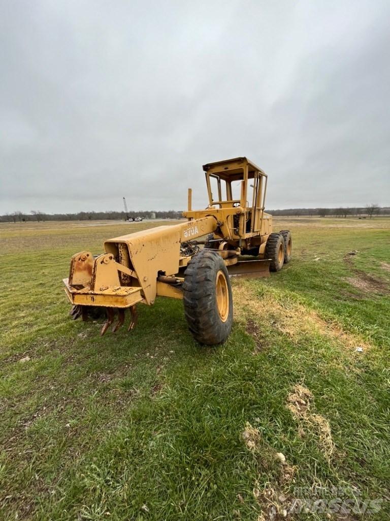 DEERE 570A Równiarki