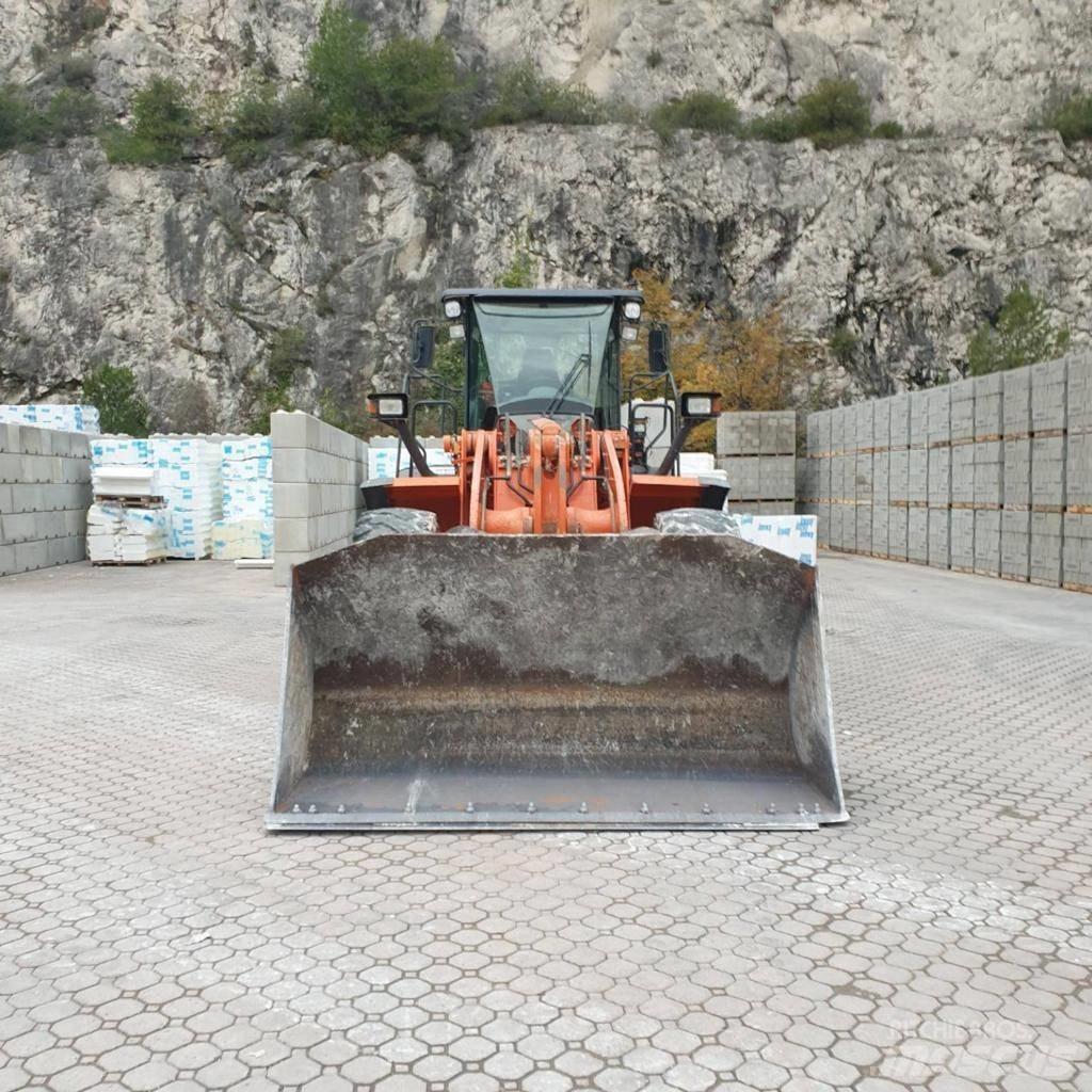 Hitachi ZW 220-5 Ładowarki kołowe