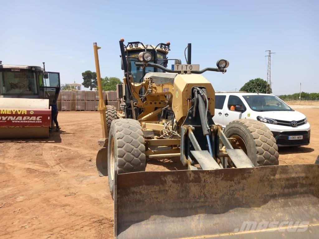 CAT 140 M Równiarki