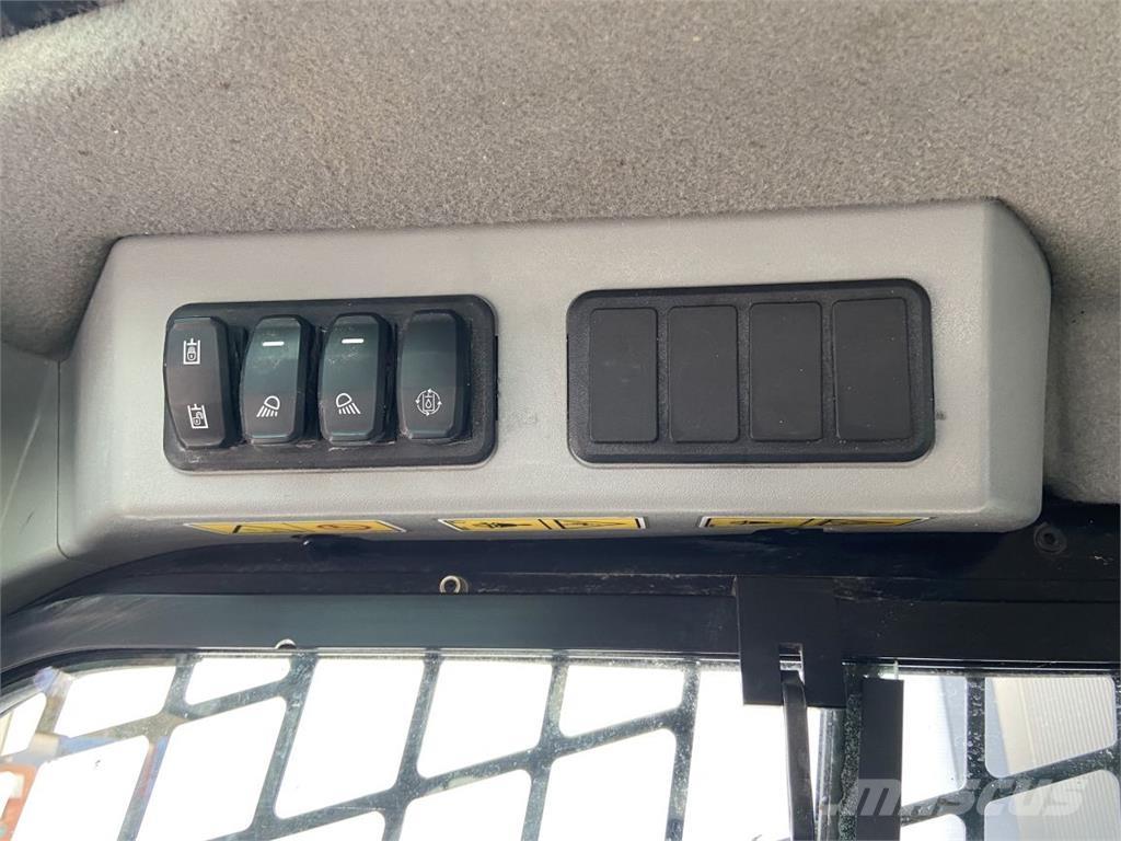 CAT 226 D3 (5867) Ładowarki burtowe