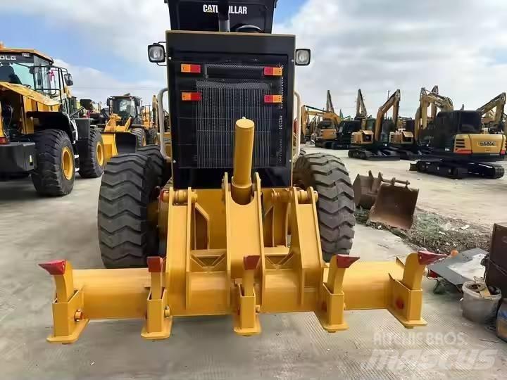 CAT 140 K Równiarki
